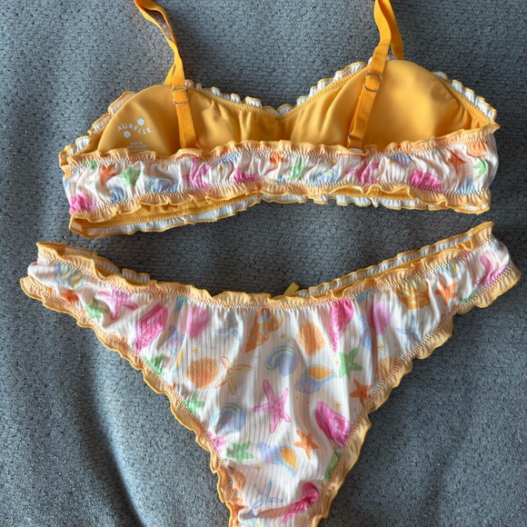 Colorful Patterned Bikini Set - Picture 4 of 4